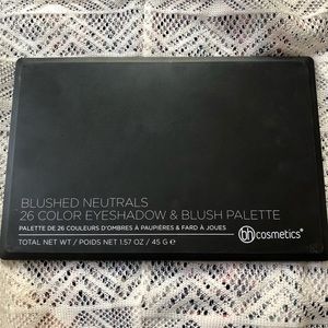 BLUSHED NEUTRALS 26 EYESHADOW/BLUSH PALETTE BH
